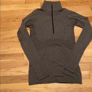 Lululemon long sleeve half-zip top